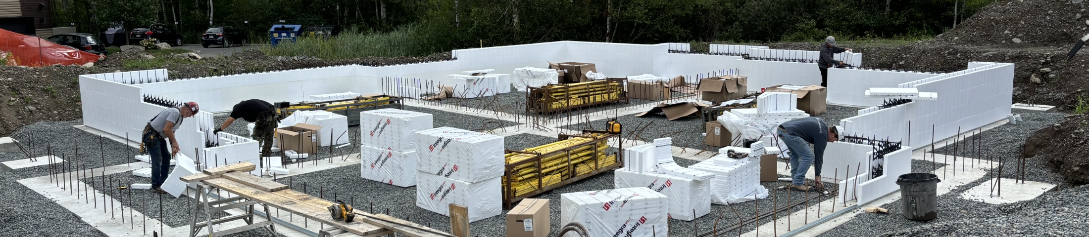 Équipe spécialisée en coffrage isolant - Distributeur IntegraSpec au Québec